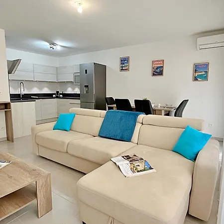 Rénové Centre Plages à 5 Minutes Apartamento *